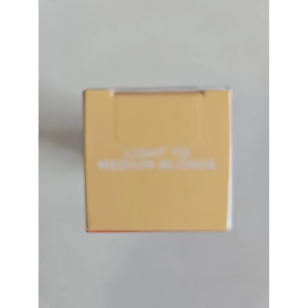 Revlon Root Erase Hair Concealer….Light To Medium Blonde